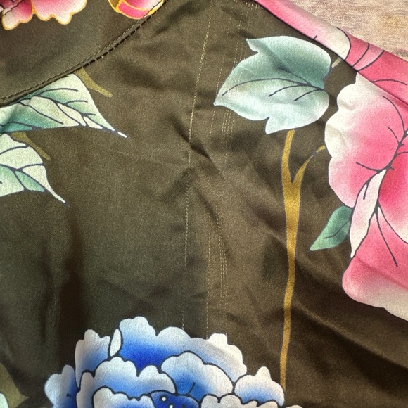 GUESS Women's ECO LONG SLEEVE BOWED JUN SATIN SHIRT Green Size M - Picture 7 of 8